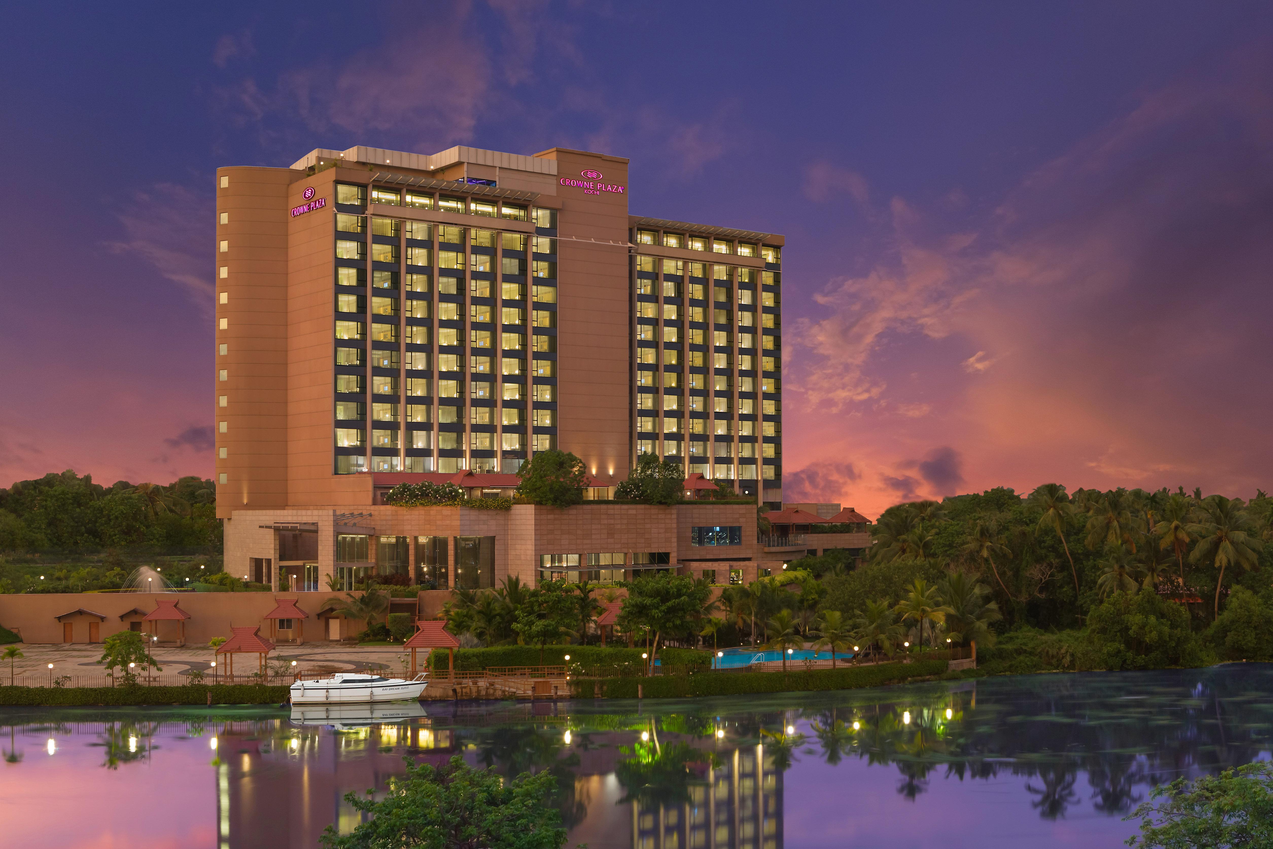 ホテル クラウン プラザ コチ Kochi エクステリア 写真 Hilton Garden Inn, Mysore